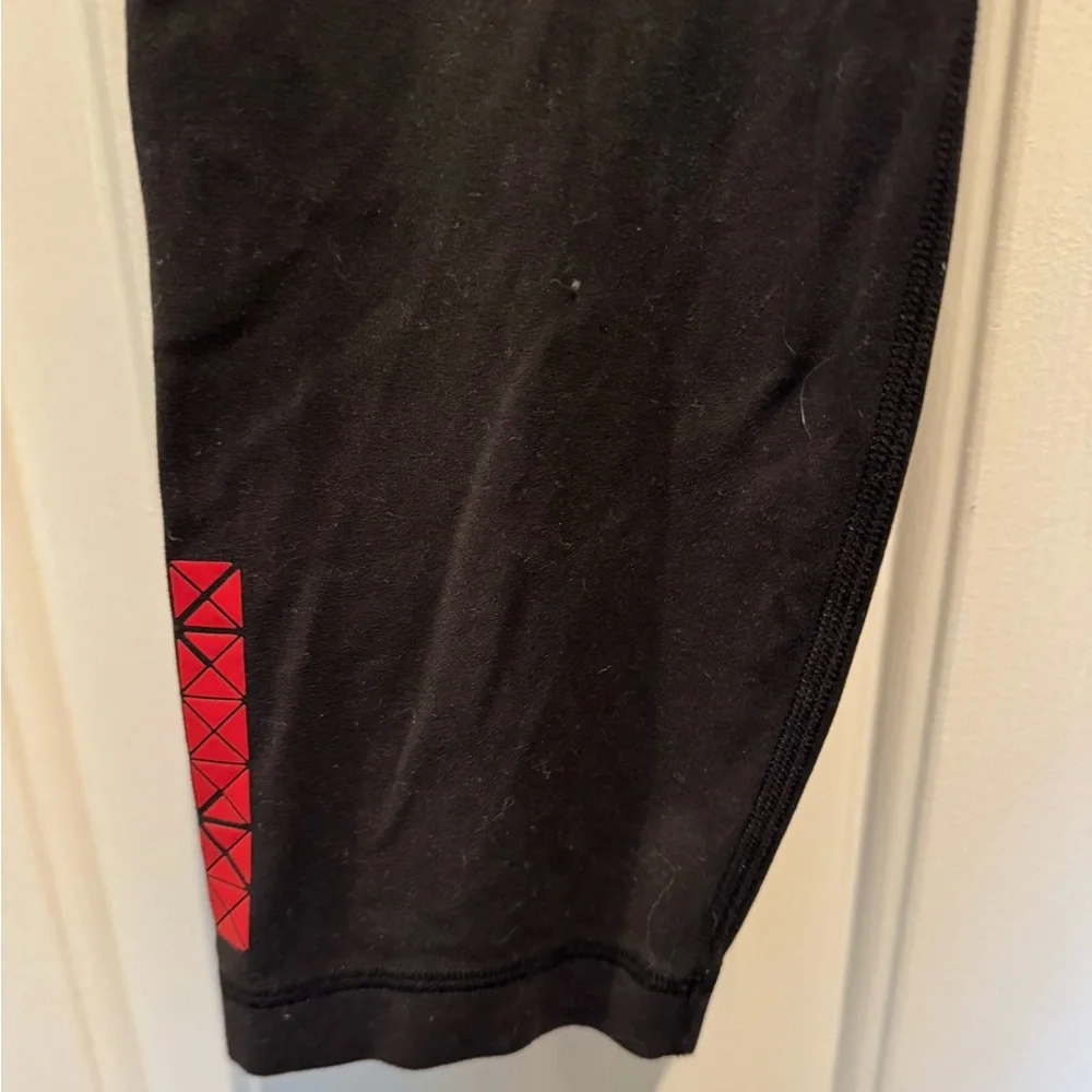 Lululemon Align Black Member Leggings with Red Accents Size 8 - Picture 11 of 13